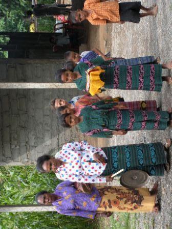 Mana Kassian + Girls With Tais For Presentation